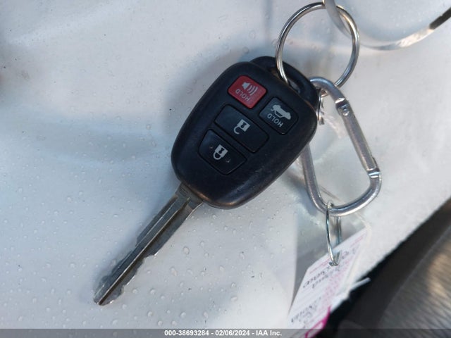 Toyota Corolla Le Plus 2015 5YFBURHE2FP186253 Image 11