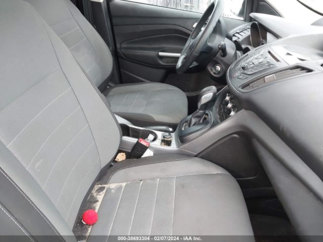 1FMCU0G92GUC13102 Ford ESCAPE SE