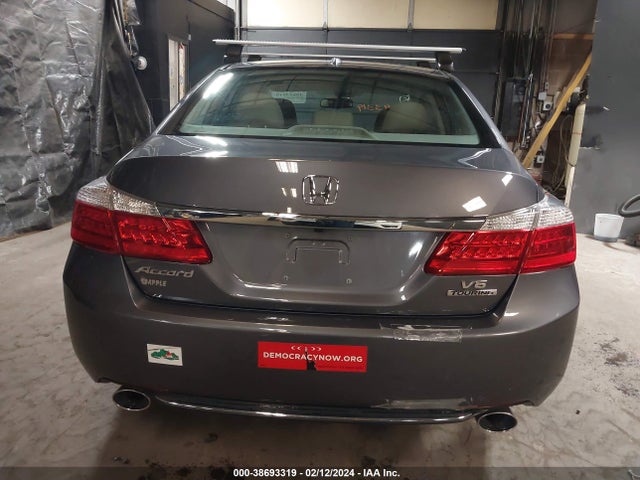 Honda Accord Touring 2014 1HGCR3F92EA038231 Image 17