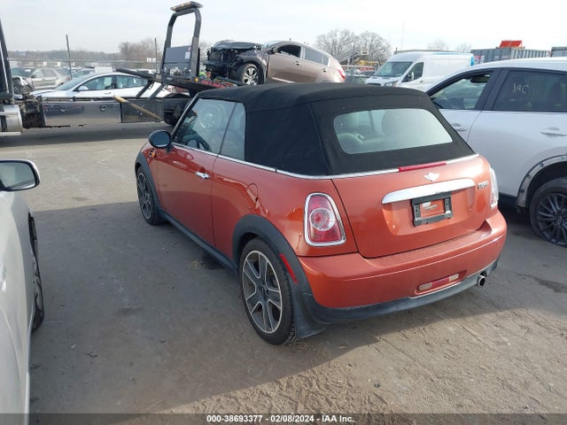 2014 MINI CONVERTIBLE WMWZN3C57ET266412 Photo 2
