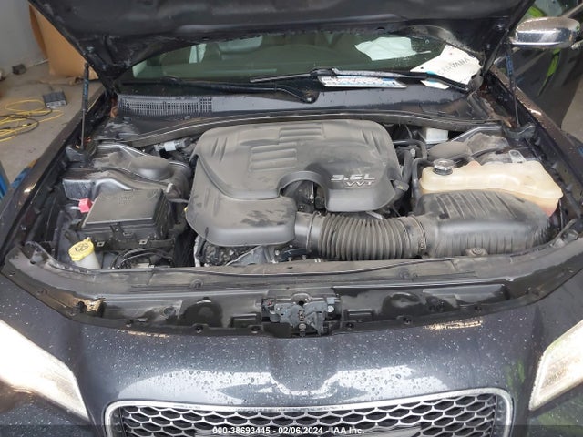 2C3CCAKG1KH690042 Chrysler 300 Limited Awd