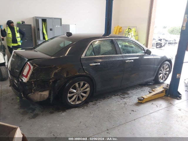 2C3CCAKG1KH690042 Chrysler 300 Limited Awd