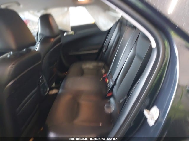 2C3CCAKG1KH690042 Chrysler 300 Limited Awd