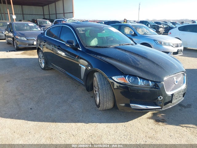2015 JAGUAR XF SAJWA0FS1FPU47924 Photo 0