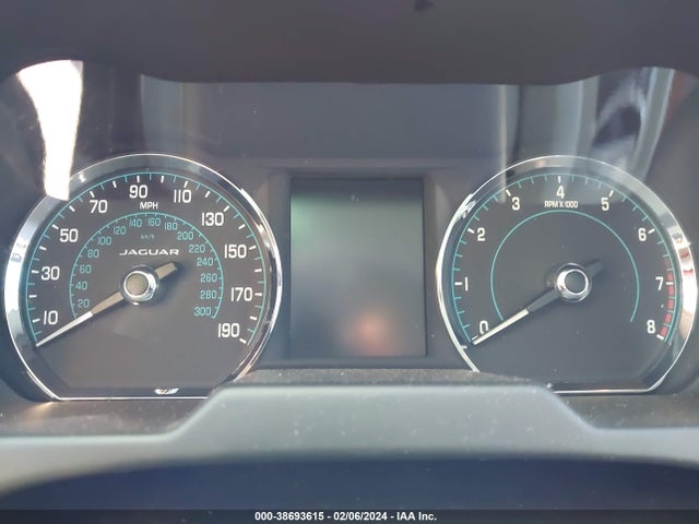 2015 JAGUAR XF SAJWA0FS1FPU47924 Photo 6