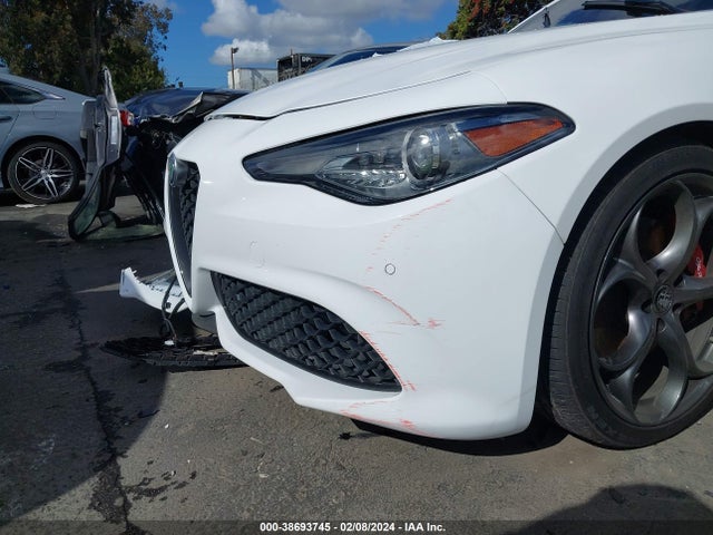 ZARFAMBN0M7640204 Alfa Romeo Giulia Ti Sport Rwd