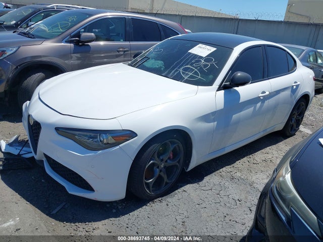 ZARFAMBN0M7640204 Alfa Romeo Giulia Ti Sport Rwd