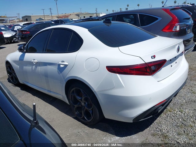 ZARFAMBN0M7640204 Alfa Romeo Giulia Ti Sport Rwd