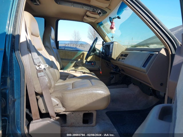 Продажа на аукционе авто 1994 Gmc Suburban K1500, vin: 1GKFK16K0RJ762338, номер лота: 38693794