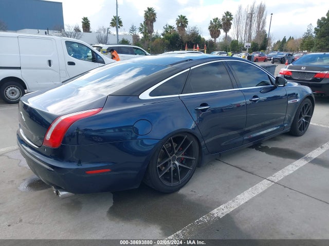 2011 JAGUAR XJ SAJWA1CBXBLV05573 Photo 3