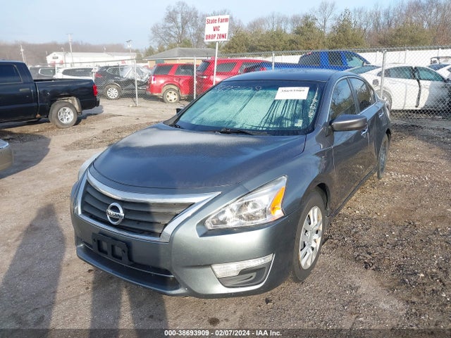 Nissan Altima 2.5 S 2014 1N4AL3AP9EN242911 Image 2