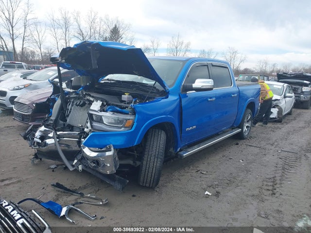 RAM 1500 Laramie  4x4 5'7 Box 2022 1C6SRFJT9NN198699 Image 2