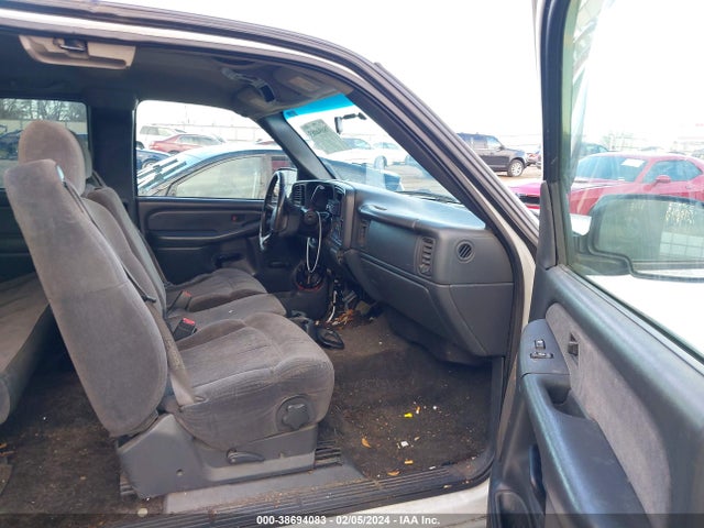 2002 CHEVROLET SILVERADO 1500 LS VIN: 2GCEC19T321178539