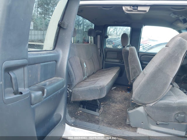 2002 CHEVROLET SILVERADO 1500 LS VIN: 2GCEC19T321178539