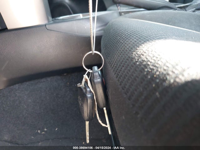 Toyota RAV4 LE 2017 JTMZFREV8HJ716861 Image 11