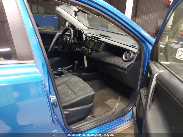 Toyota RAV4 LE 2017 JTMZFREV8HJ716861 Image 5