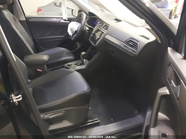 3VV2B7AX0NM127196 Volkswagen Tiguan 2.0t Se