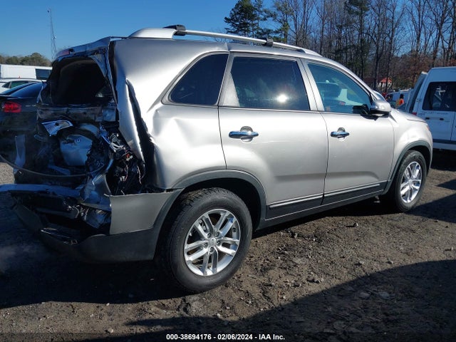 KIA SORENTO LX 2015 5XYKT3A69FG570117 Image 4