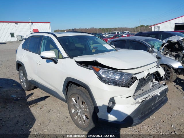 Toyota Rav4 Xle Premium 2021 2T3C1RFV2MW107893 Image 1