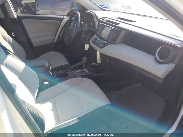 Toyota Rav4 Xle 2016 JTMWFREV6GJ088932 Image 5