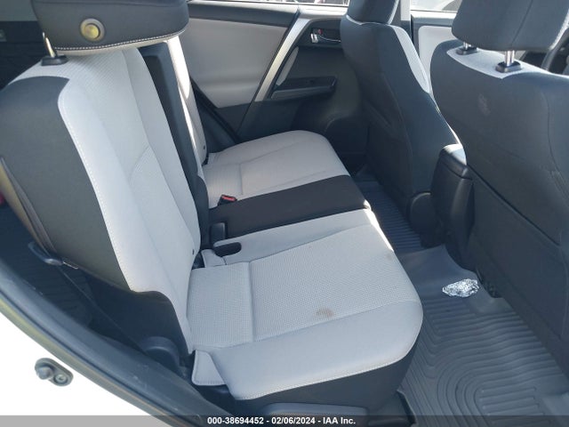Toyota Rav4 Xle 2016 JTMWFREV6GJ088932 Image 8