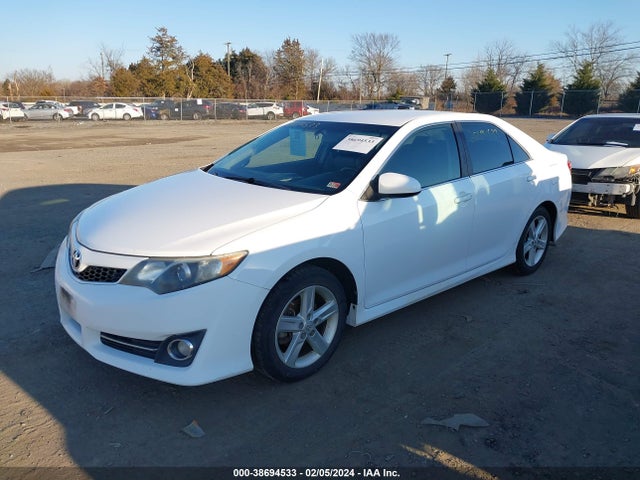 2014 TOYOTA CAMRY SE VIN: 4T1BF1FK2EU440495