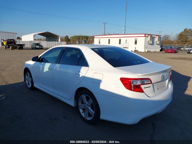2014 TOYOTA CAMRY SE VIN: 4T1BF1FK2EU440495