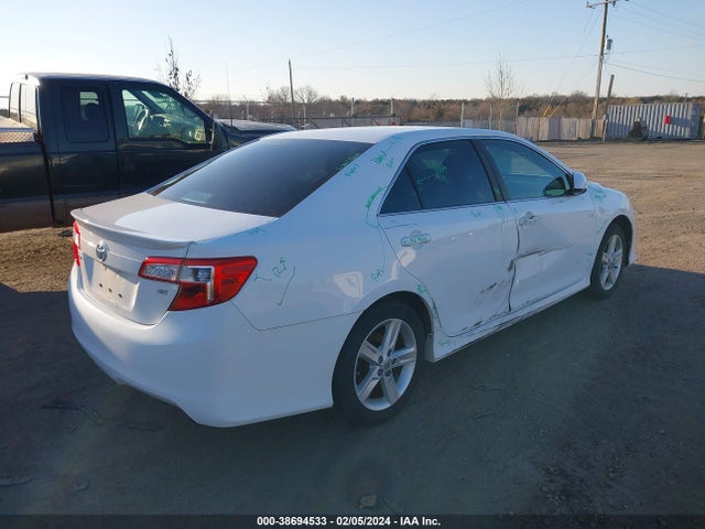 2014 TOYOTA CAMRY SE VIN: 4T1BF1FK2EU440495