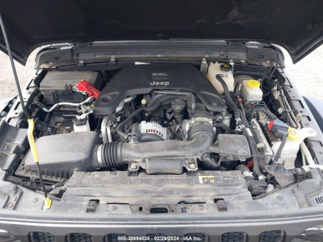 1C4HJXCG8JW265085 Jeep Wrangler Rubicon 4x4