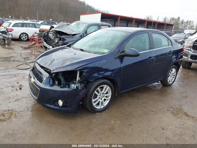 Chevrolet Sonic Lt Auto 2015 1G1JC5SH9F4150369 Image 2