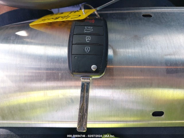 KIA SOUL + 2017 KNDJP3A52H7421572 Image 11