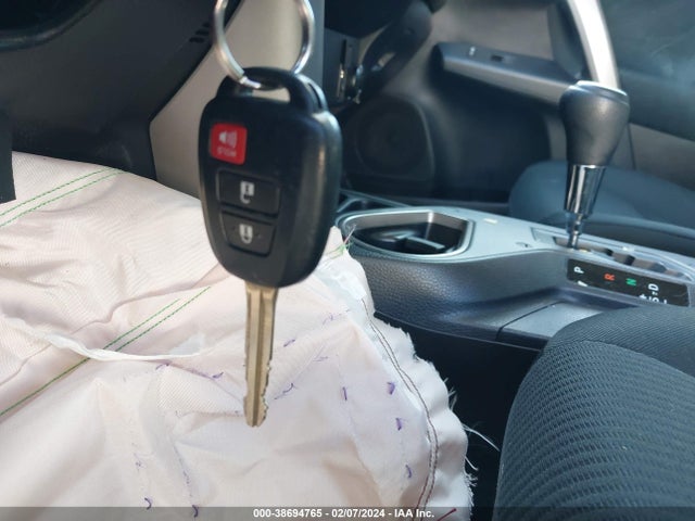 Toyota RAV4 LE 2018 2T3ZFREV8JW436848 Image 11