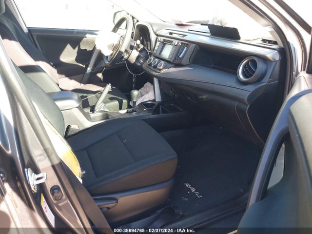 Toyota RAV4 LE 2018 2T3ZFREV8JW436848 Image 5