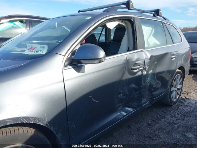 3VWPL7AJ5EM627915 Volkswagen Jetta Sportwagen 2.0l Tdi