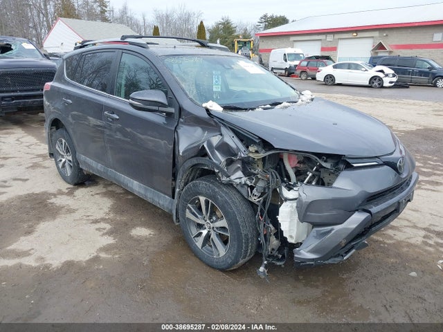 Toyota Rav4 Xle 2018 2T3RFREV7JW820443 Image 1