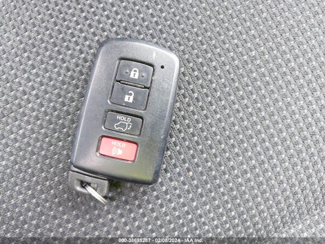 Toyota Rav4 Xle 2018 2T3RFREV7JW820443 Image 11