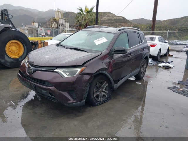 Toyota RAV4 LE 2017 2T3ZFREV9HW380462 Image 2