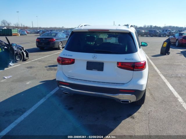W1N4M4HB1NW202135 Mercedes-Benz Glb 250 4matic