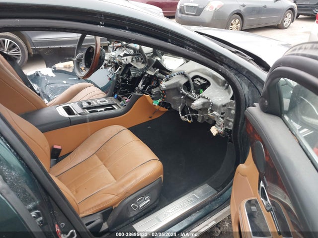 2015 JAGUAR XJ SAJWJ2GD1F8V90801 Photo 4