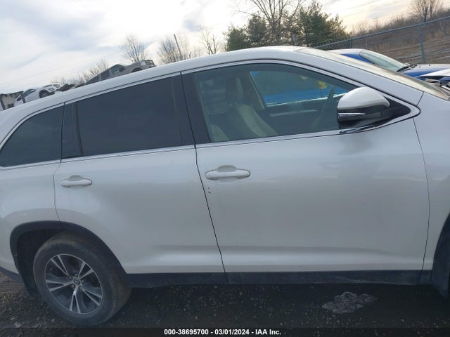 Toyota Highlander Le Plus 2019 5TDBZRFH1KS928500 Image 13