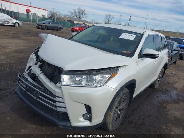 Toyota Highlander Le Plus 2019 5TDBZRFH1KS928500 Image 2