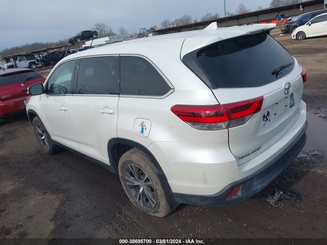 Toyota Highlander Le Plus 2019 5TDBZRFH1KS928500 Image 3