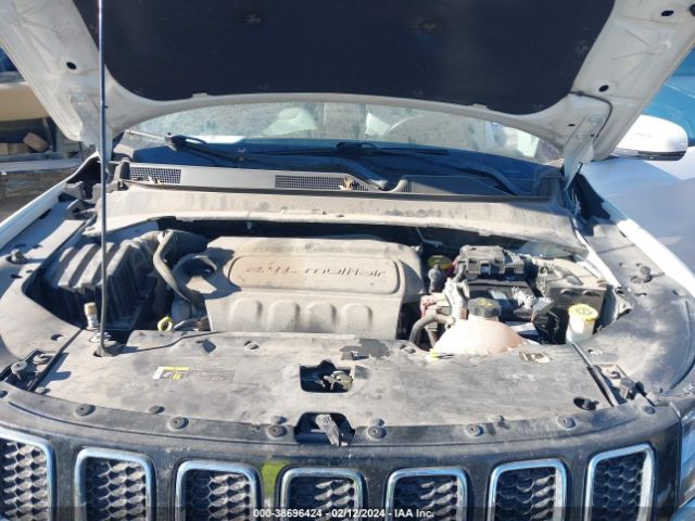 3C4NJCCB3JT241217 Jeep Compass Limited Fwd