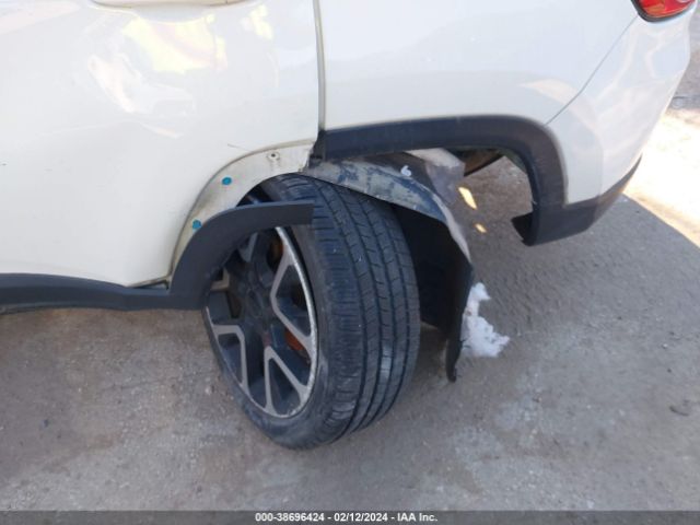 3C4NJCCB3JT241217 Jeep Compass Limited Fwd