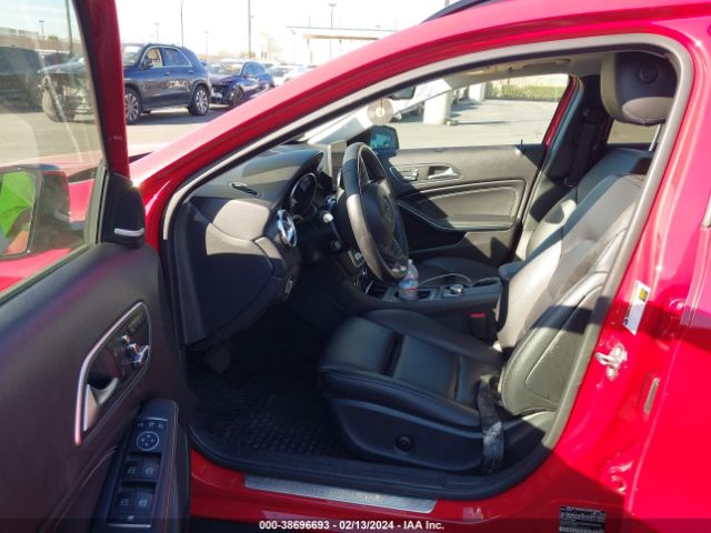 WDCTG4GBXKJ543385 Mercedes-Benz Gla 250 4matic