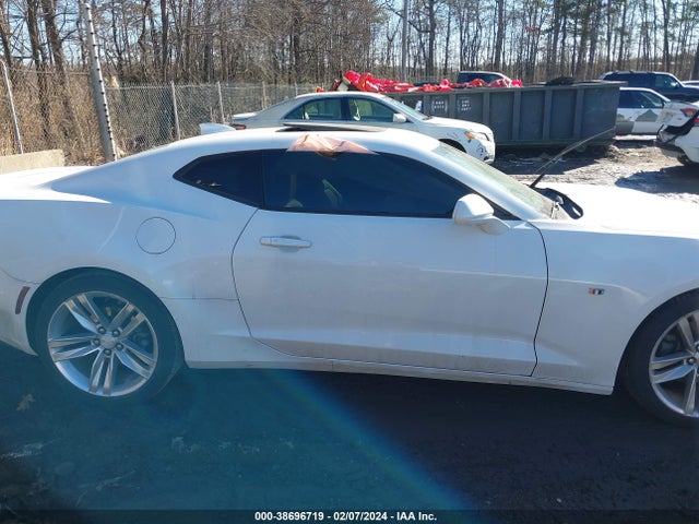 Chevrolet Camaro 2lt 2018 1G1FD1RX6J0133909 Image 13
