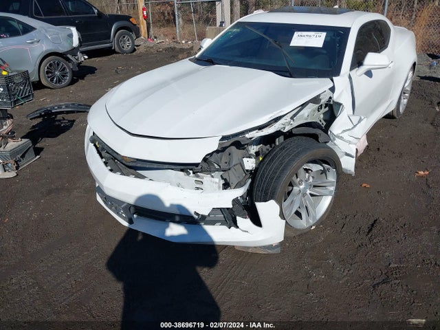 Chevrolet Camaro 2lt 2018 1G1FD1RX6J0133909 Image 6