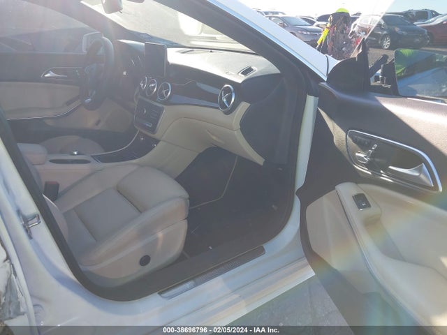 38696796 :رقم المزاد ، WDDSJ4EB2KN729877 vin ، 2019 Mercedes-benz Cla 250 مزاد بيع