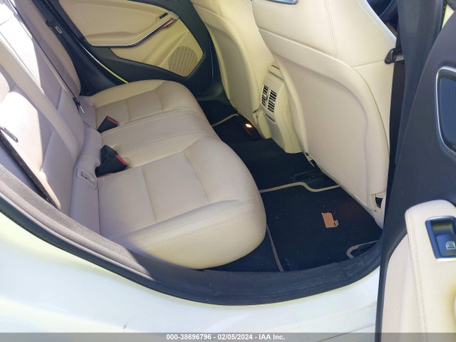 38696796 :رقم المزاد ، WDDSJ4EB2KN729877 vin ، 2019 Mercedes-benz Cla 250 مزاد بيع