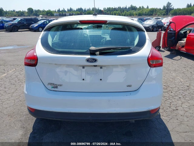 Ford FOCUS SE 2018 1FADP3K29JL280276 Image 16